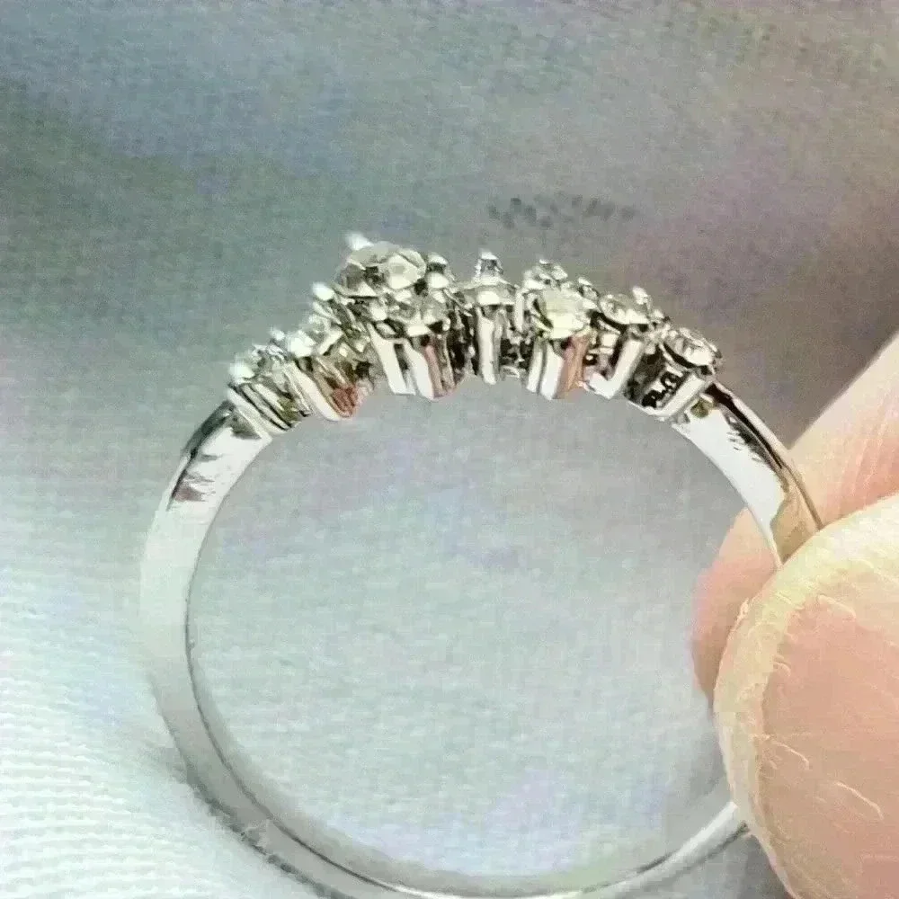 NWOT Fabulous Silver Ring Size 7